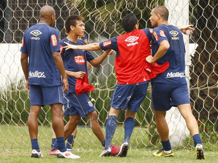 neymar briga com marcel-700